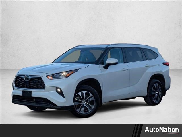 Used 2020 Toyota Highlander XLE image 1