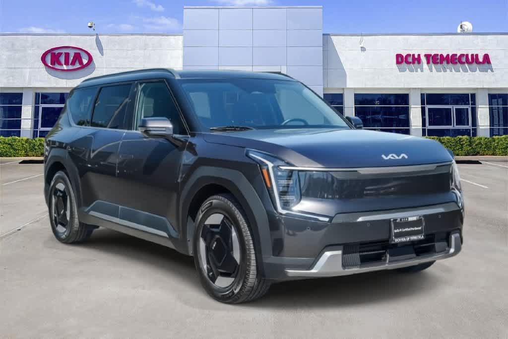 Certified 2024 Kia EV9 Wind AWD/4WD image 3