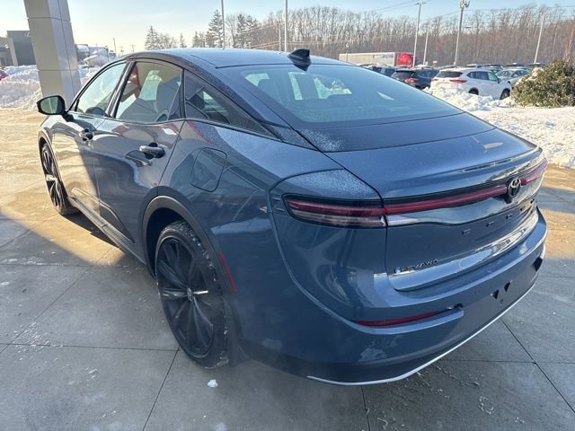 Used 2025 Toyota Crown Nightshade image 5