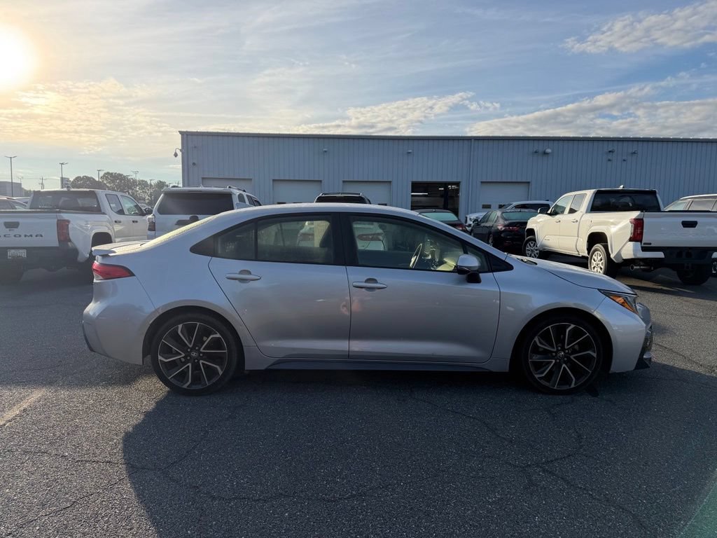 Used 2022 Toyota Corolla SE FWD image 6