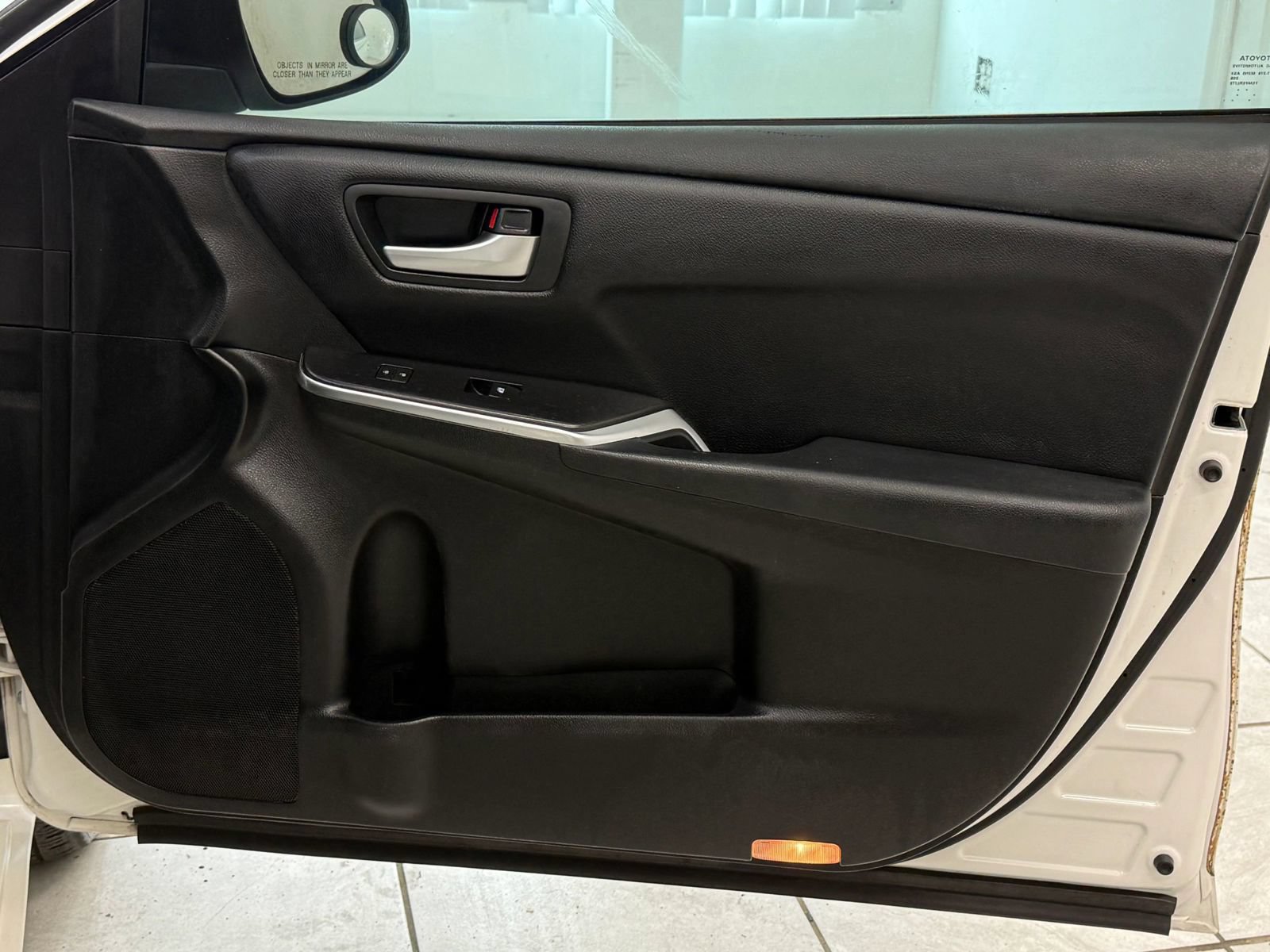 Used 2017 Toyota Camry SE FWD image 23
