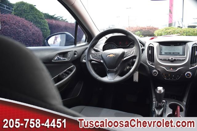 Used 2017 Chevrolet Cruze LT FWD image 23