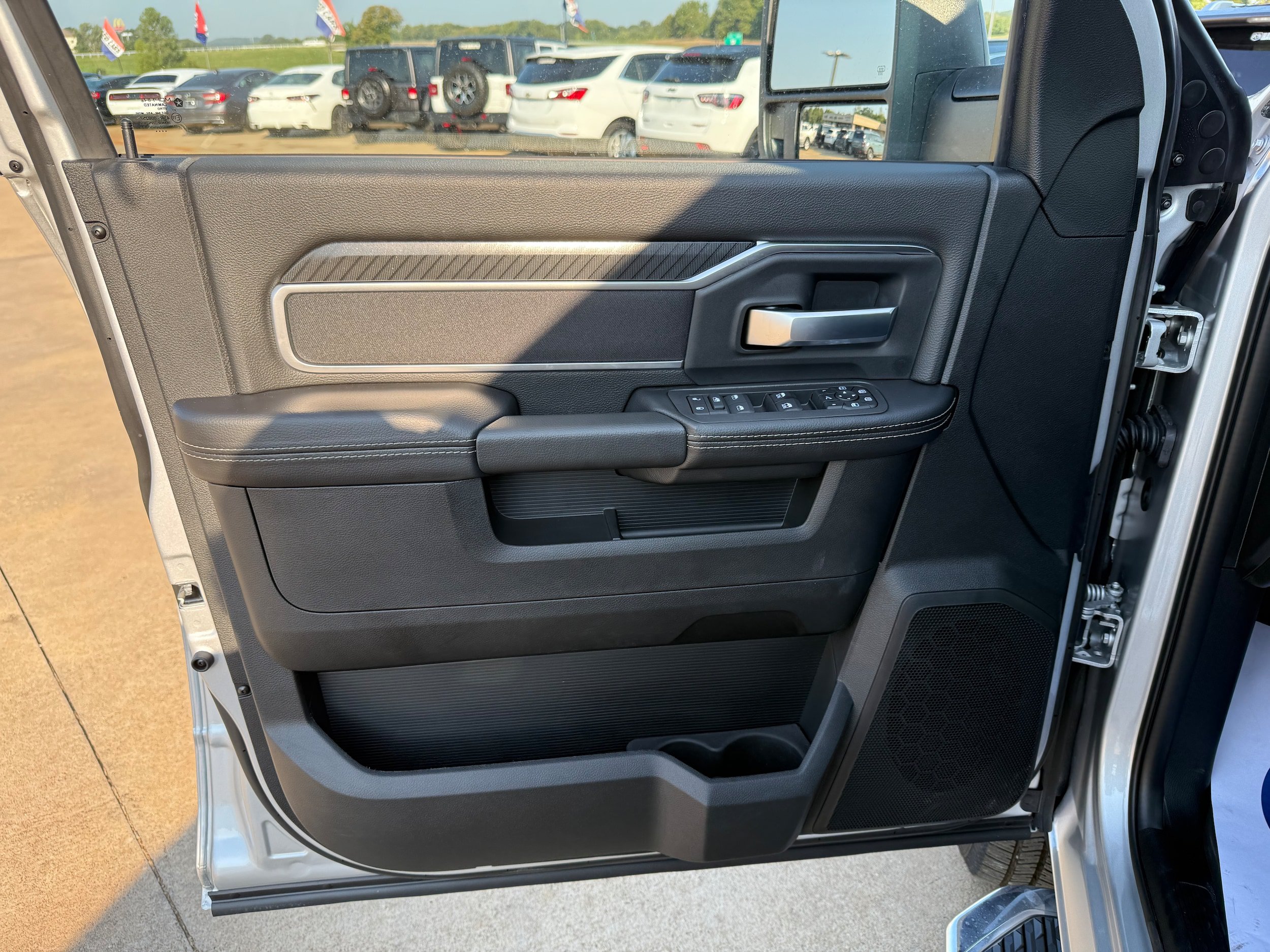 New 2026 RAM 2500 Big Horn AWD/4WD image 7