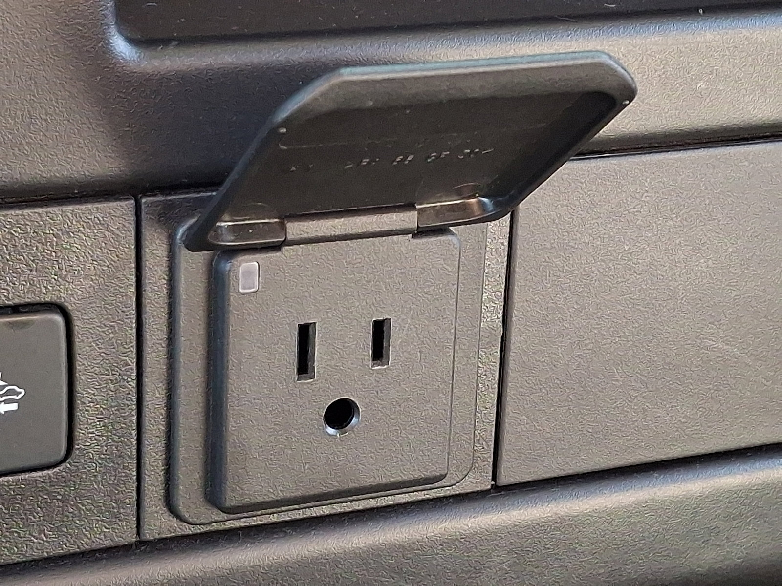 Used 2023 Chevrolet Express 3500 LT w/ LT Preferred Equipment Group image 23