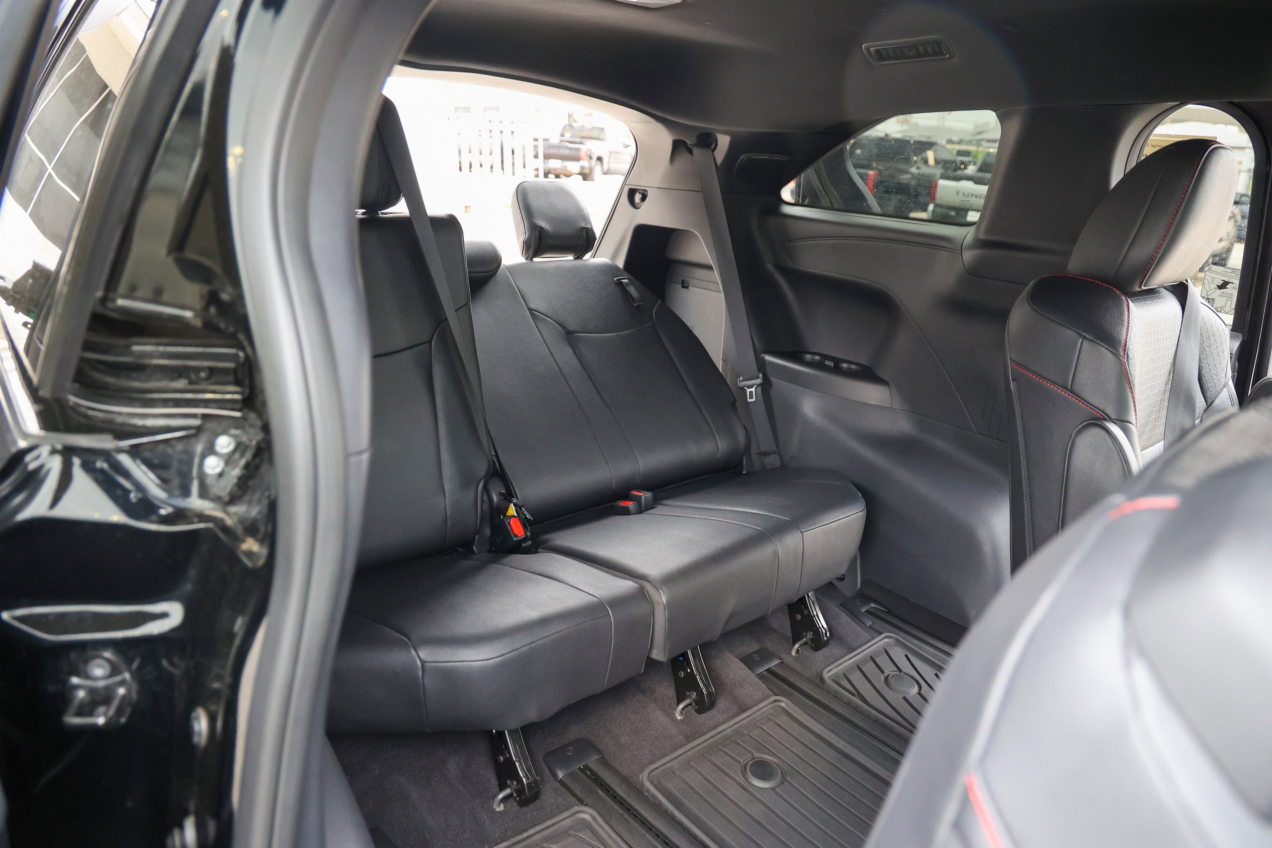 Used 2025 Toyota Sienna XSE w/ XSE Plus Package FWD image 44