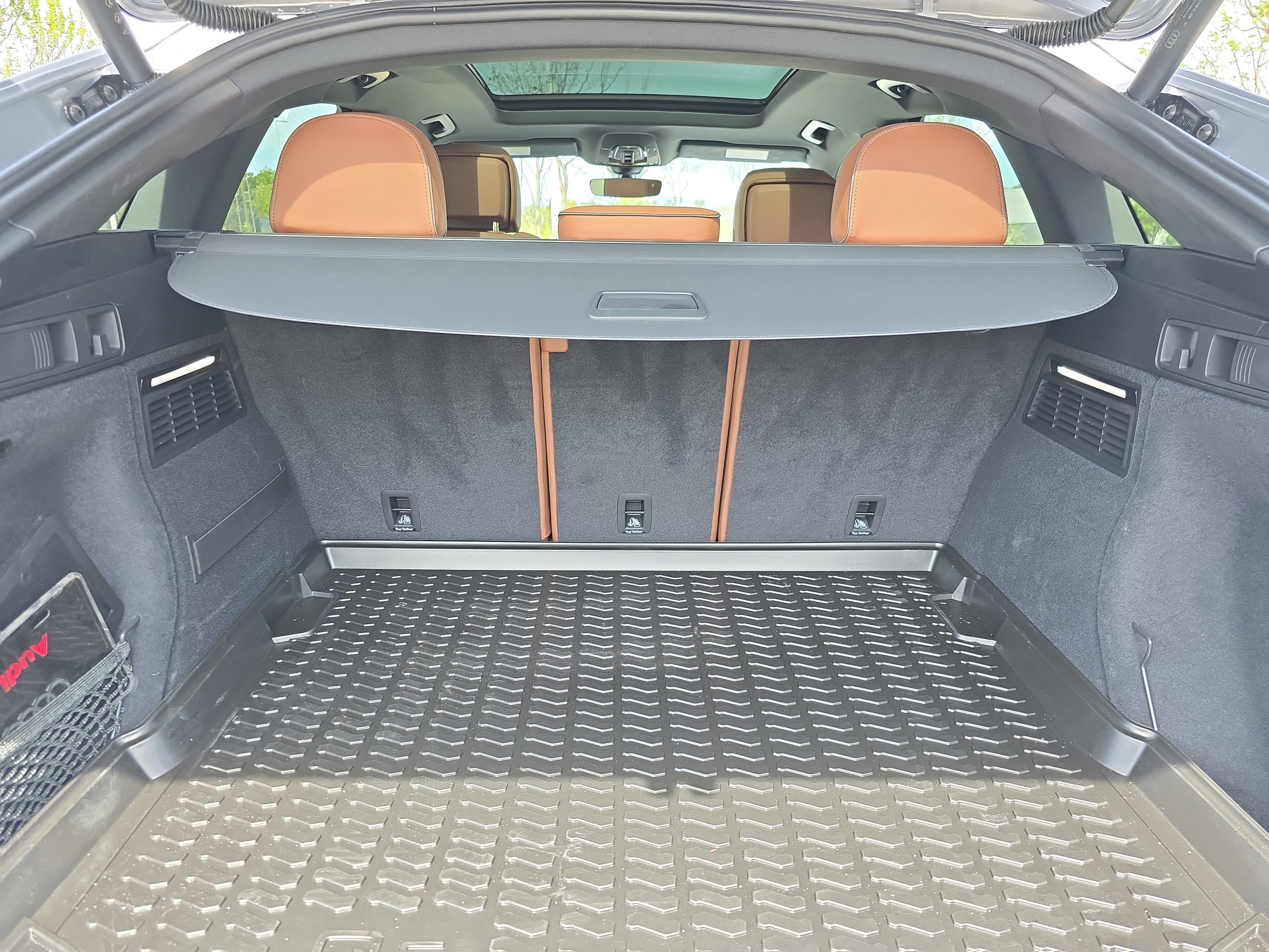 Used 2025 Audi Q5 Prestige w/ Prestige Package image 12