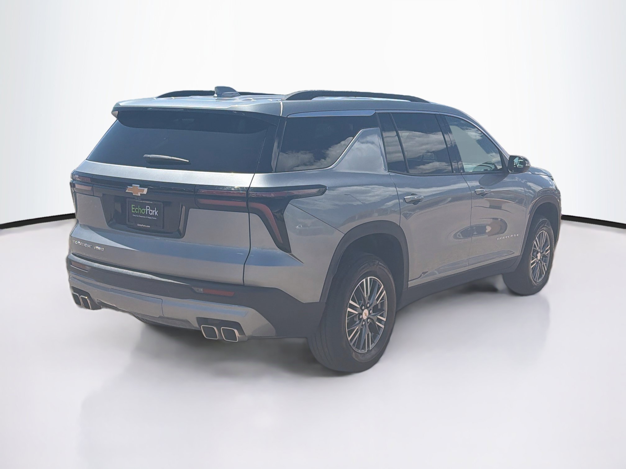 Used 2025 Chevrolet Traverse LT AWD/4WD image 9