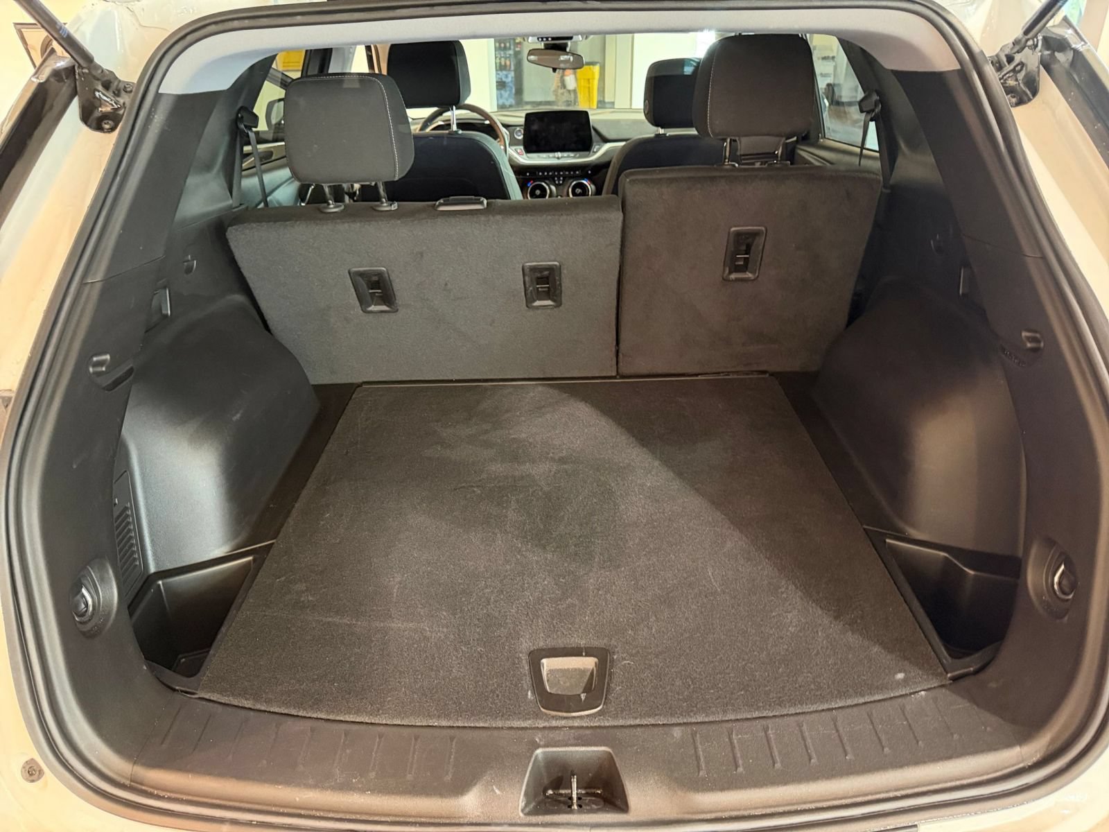 Used 2026 Chevrolet Blazer LT FWD image 30