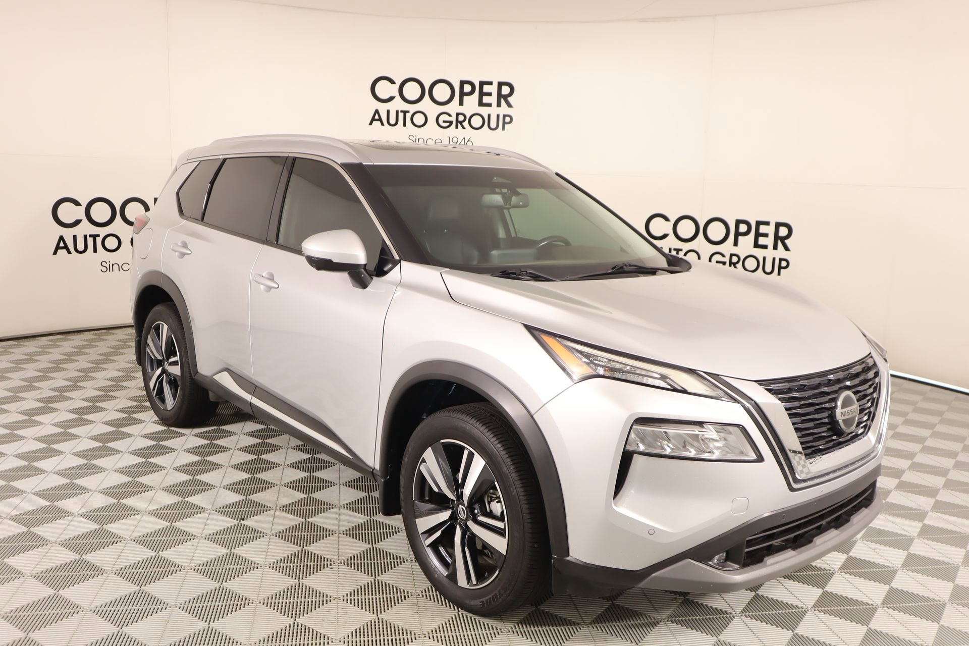 Used 2021 Nissan Rogue SL w/ Premium Package image 1