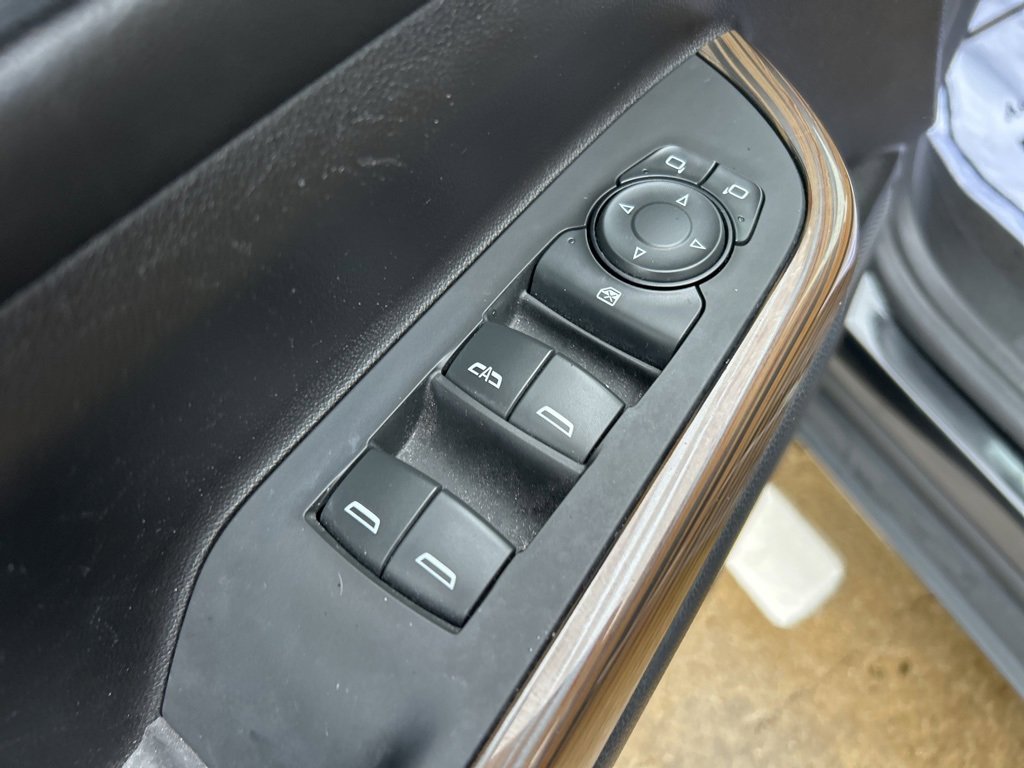 Used 2023 GMC Acadia SLE w/ Driver Convenience Package image 20