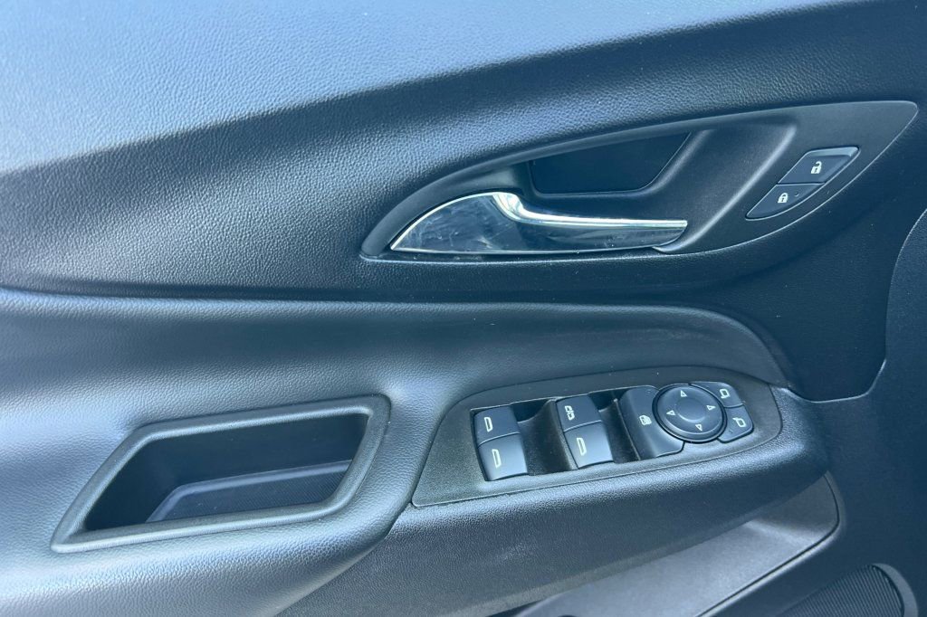 Used 2024 Chevrolet Equinox LT AWD/4WD image 8