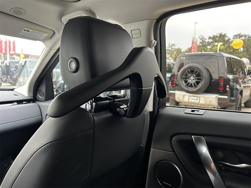 Used 2024 Land Rover Discovery Sport S image 19