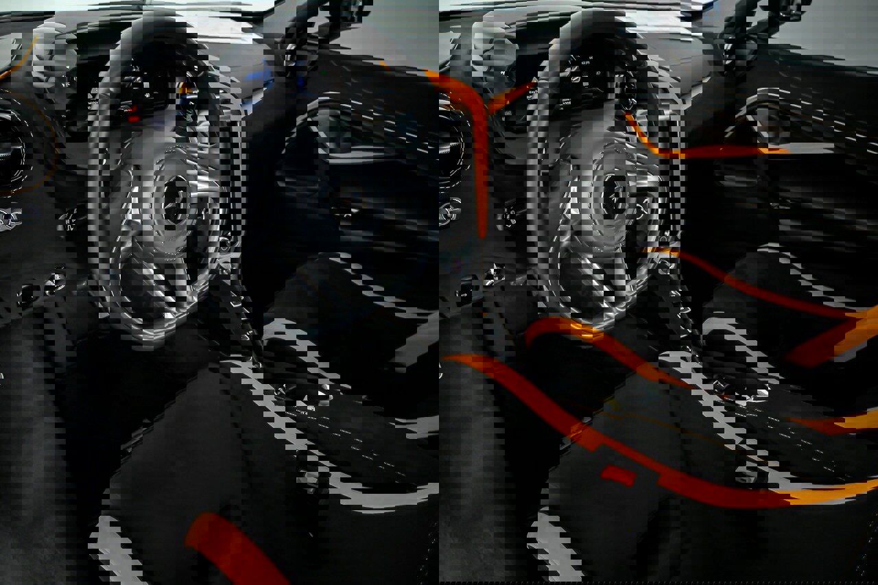 Used 2024 McLaren 750S Spider RWD image 21