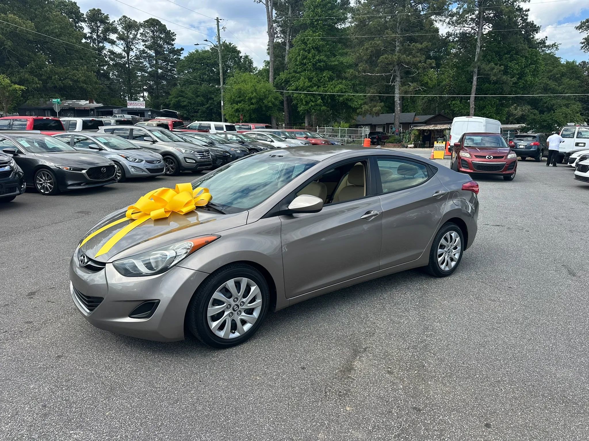 Used 2013 Hyundai Elantra GLS FWD image 4