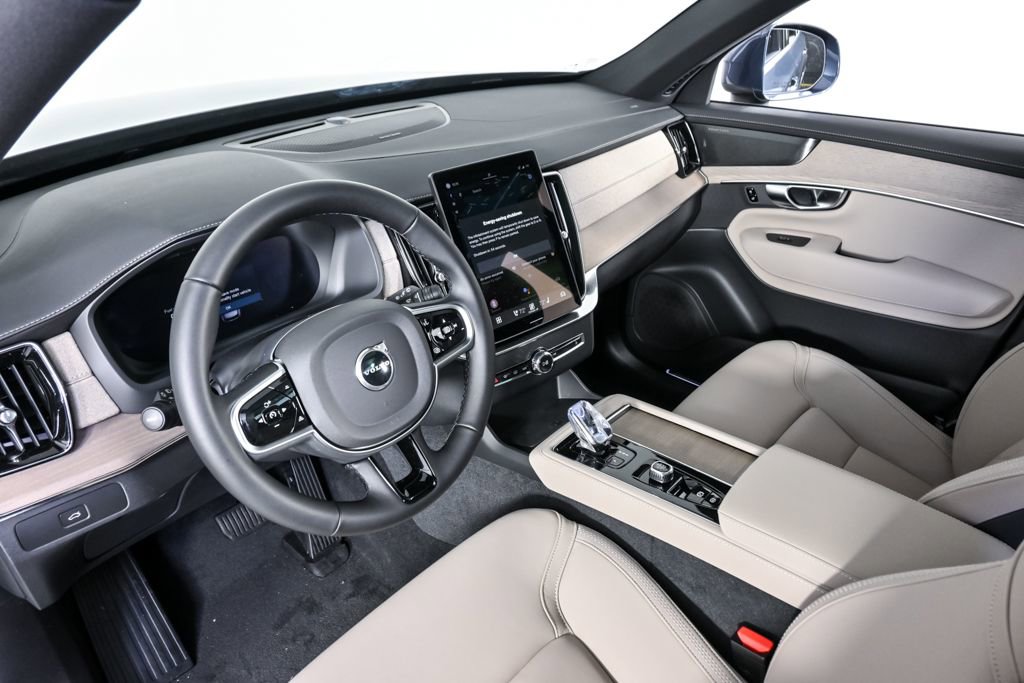 Certified 2026 Volvo XC90 B6 Plus w/ Protection Package Premier image 7