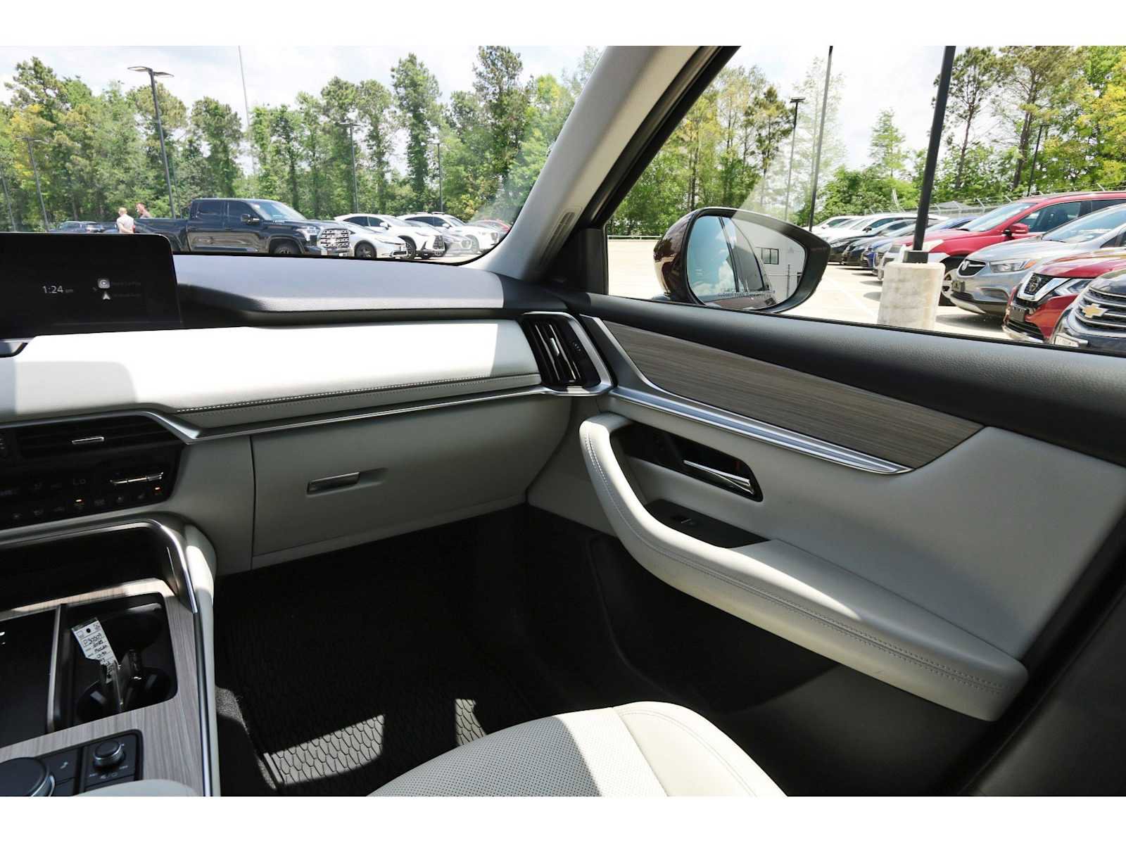 Used 2025 MAZDA CX-90 3.3 Turbo w/ Premium Plus Pkg image 8
