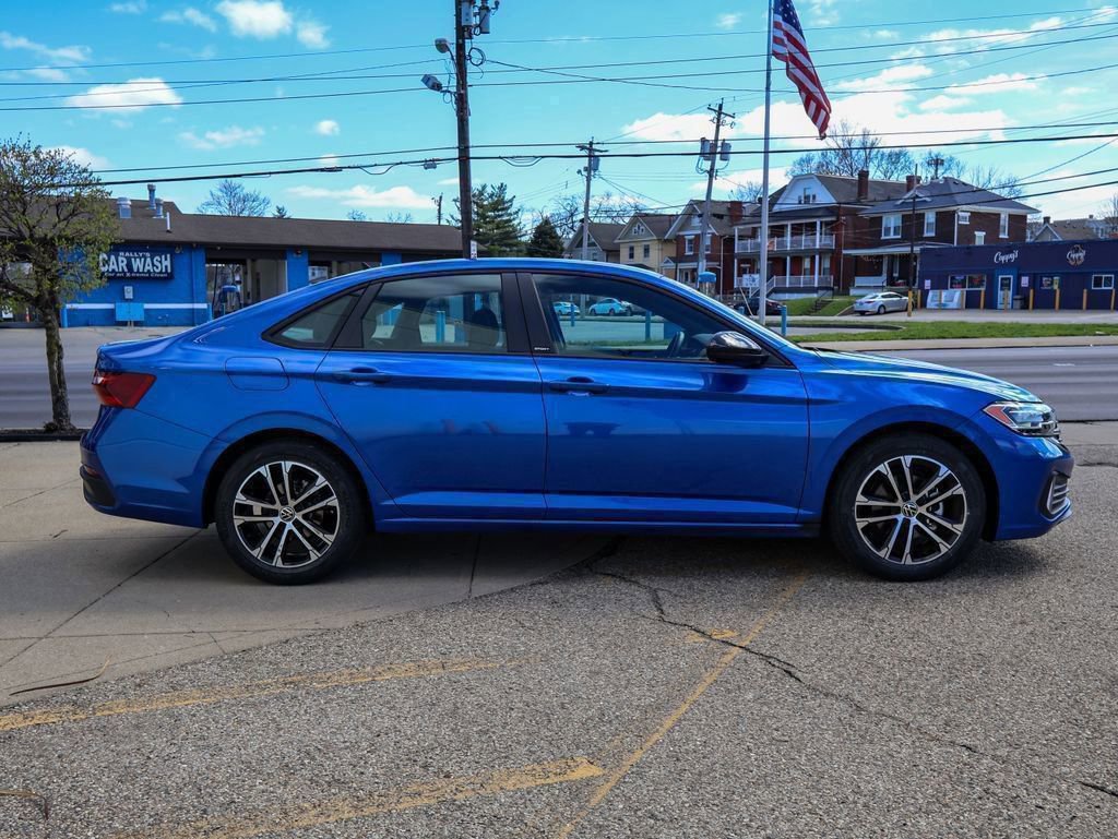 Certified 2024 Volkswagen Jetta Sport image 6