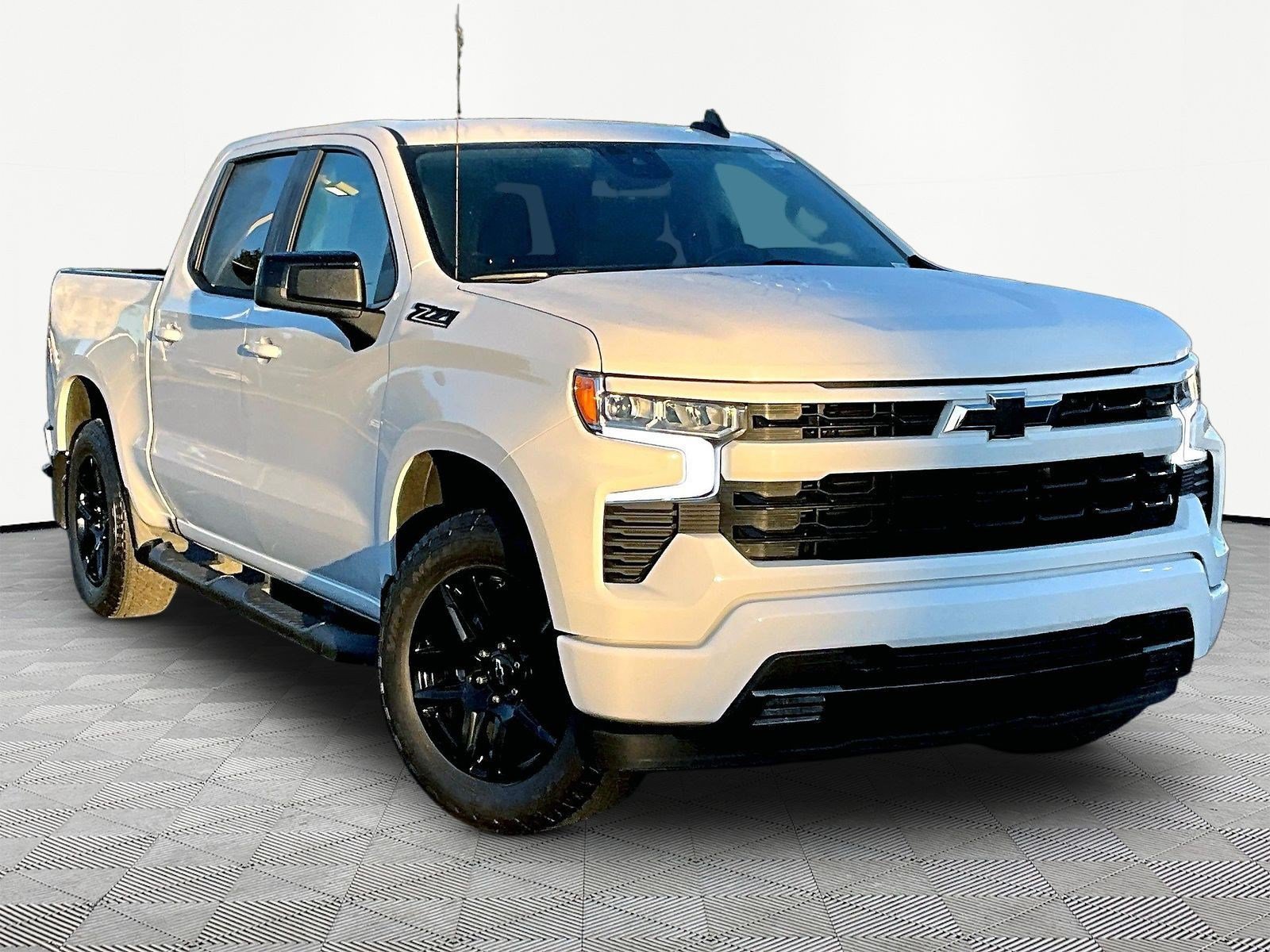 Used 2023 Chevrolet Silverado 1500 RST AWD/4WD image 3
