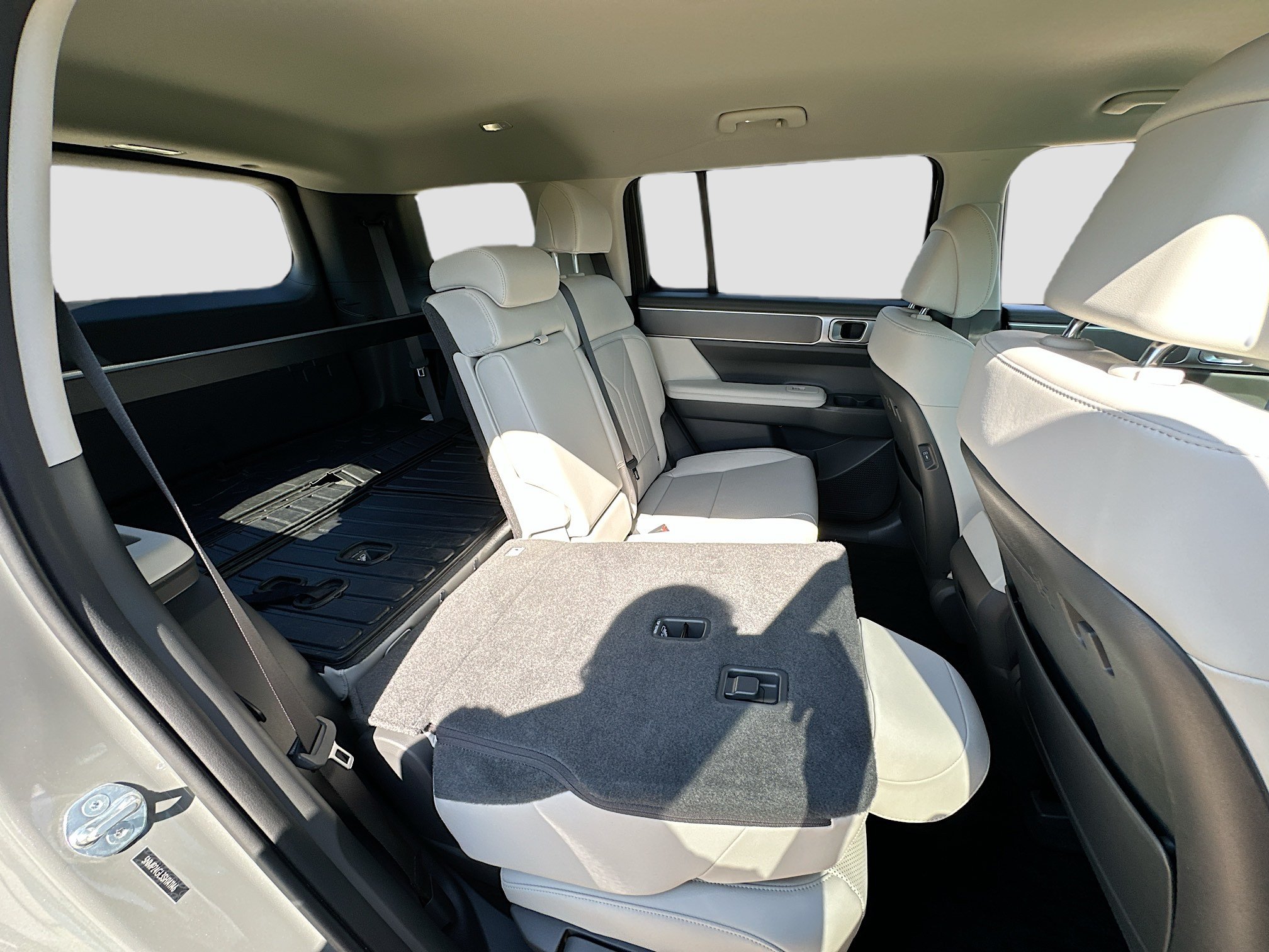 Used 2025 Hyundai Santa Fe SEL FWD image 25