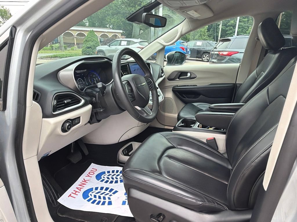 Used 2023 Chrysler Pacifica Touring-L FWD image 27