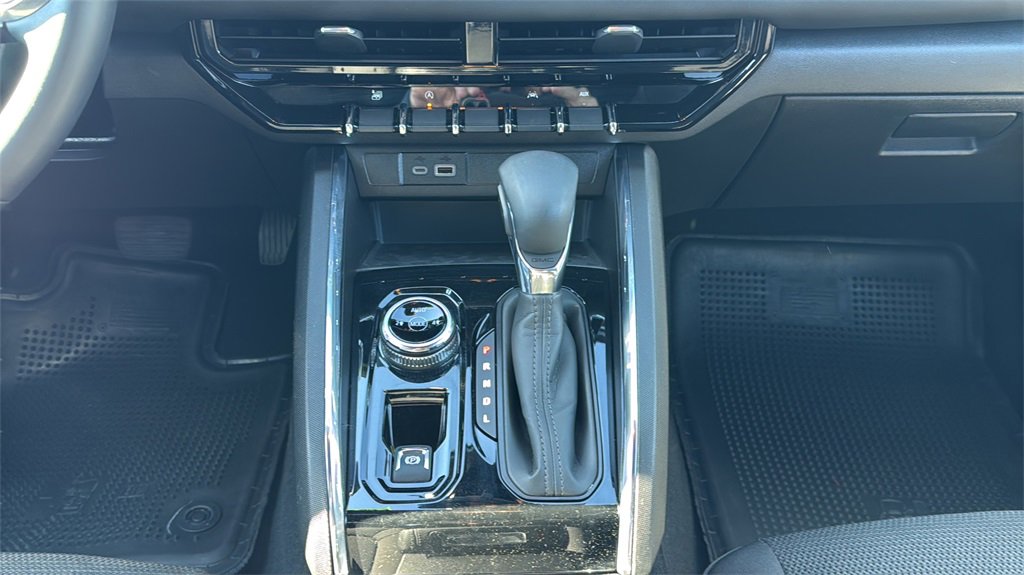 Used 2024 GMC Canyon Elevation image 15