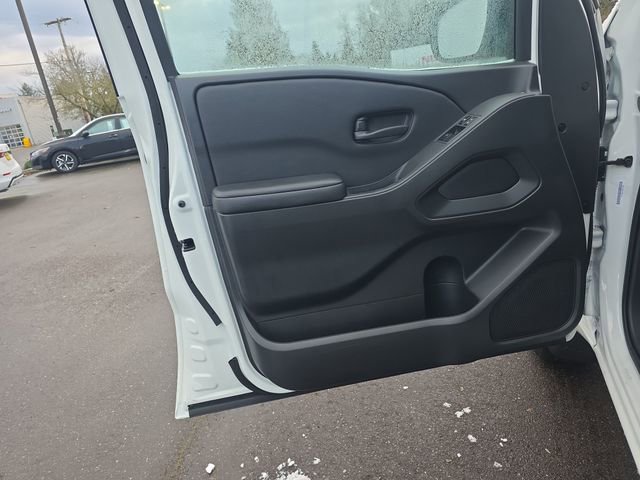 New 2025 Nissan Frontier S image 15