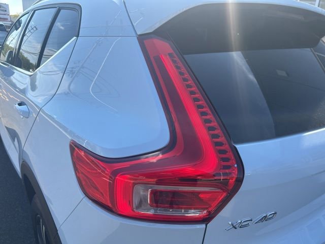 Used 2025 Volvo XC40 B5 Core AWD/4WD image 10