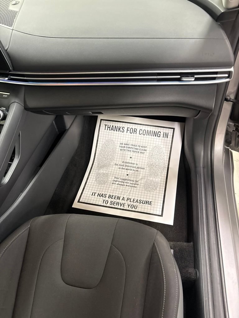 Used 2025 Hyundai Elantra SEL FWD image 24