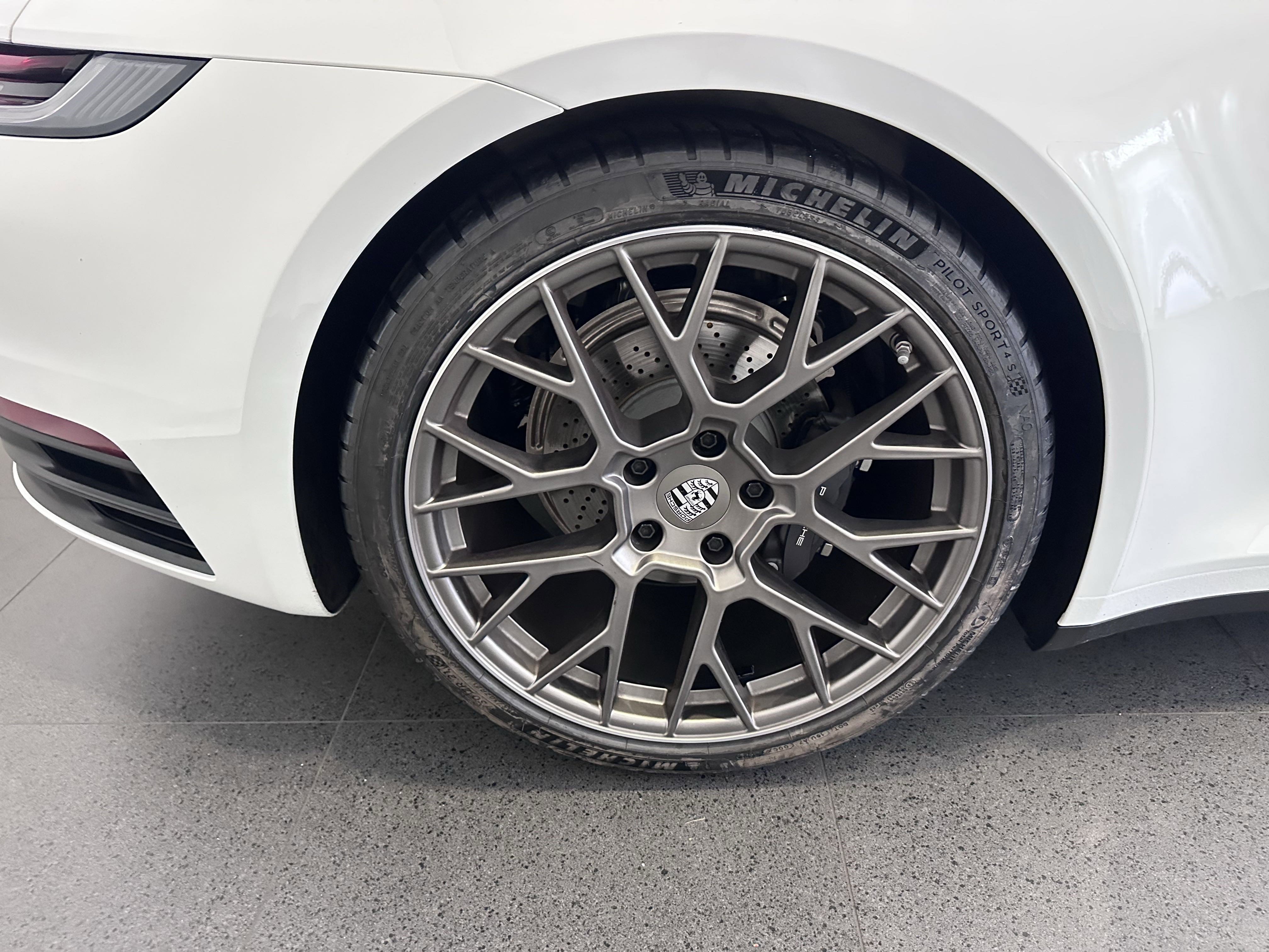 Used 2023 Porsche 911 Carrera image 31