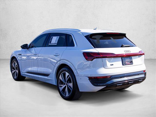 Used 2024 Audi Q8 e-tron Premium Plus w/ Premium Plus Package image 7