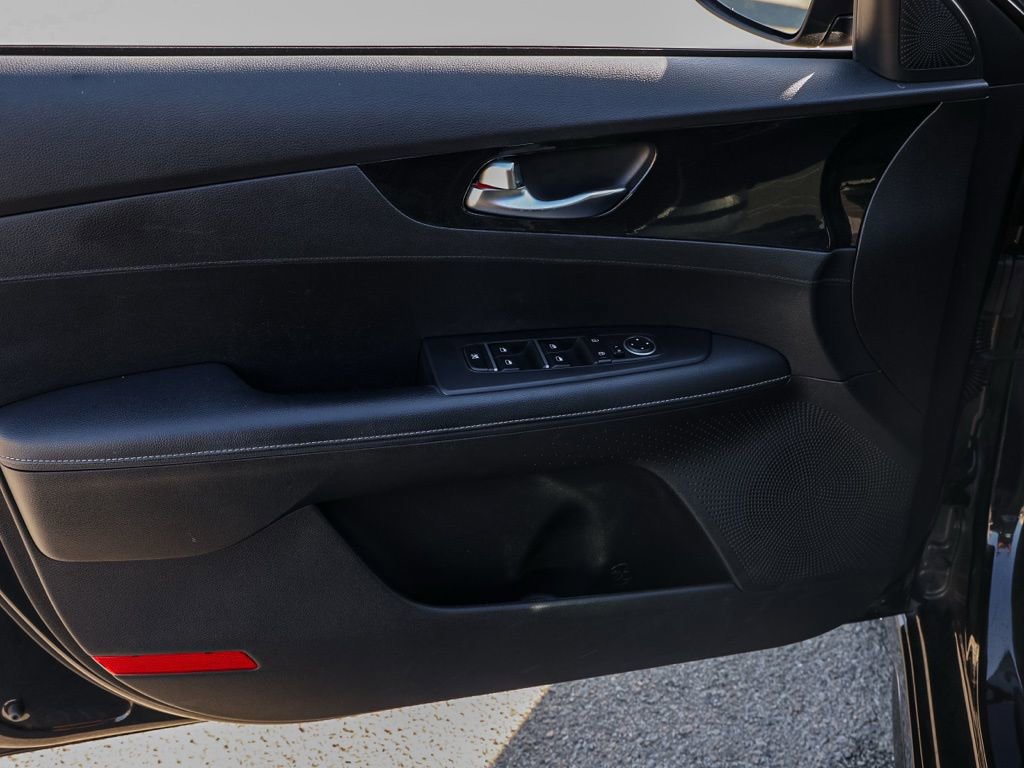 Used 2023 Kia Forte GT-Line w/ GT-Line Technology Package image 22