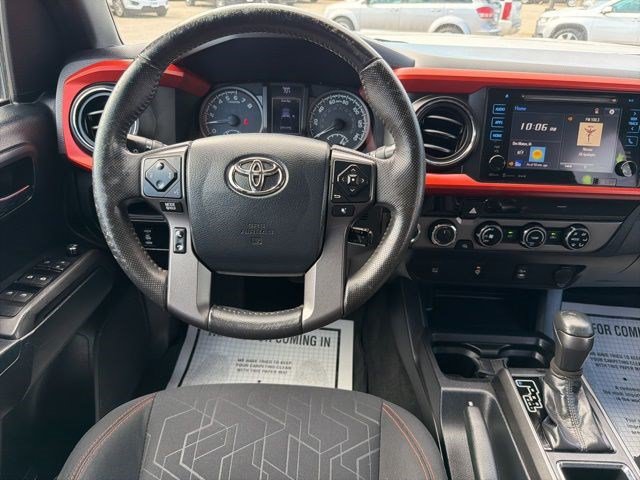 Used 2016 Toyota Tacoma TRD Off-Road AWD/4WD image 22