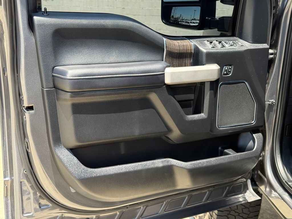 Used 2021 Ford F250 Lariat w/ Lariat Value Package AWD/4WD image 19