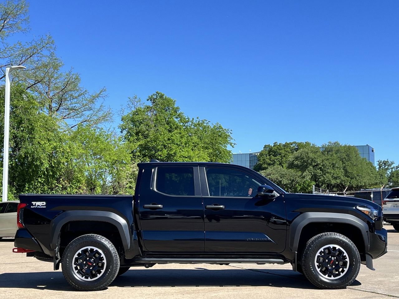 Used 2024 Toyota Tacoma TRD Off-Road AWD/4WD image 3