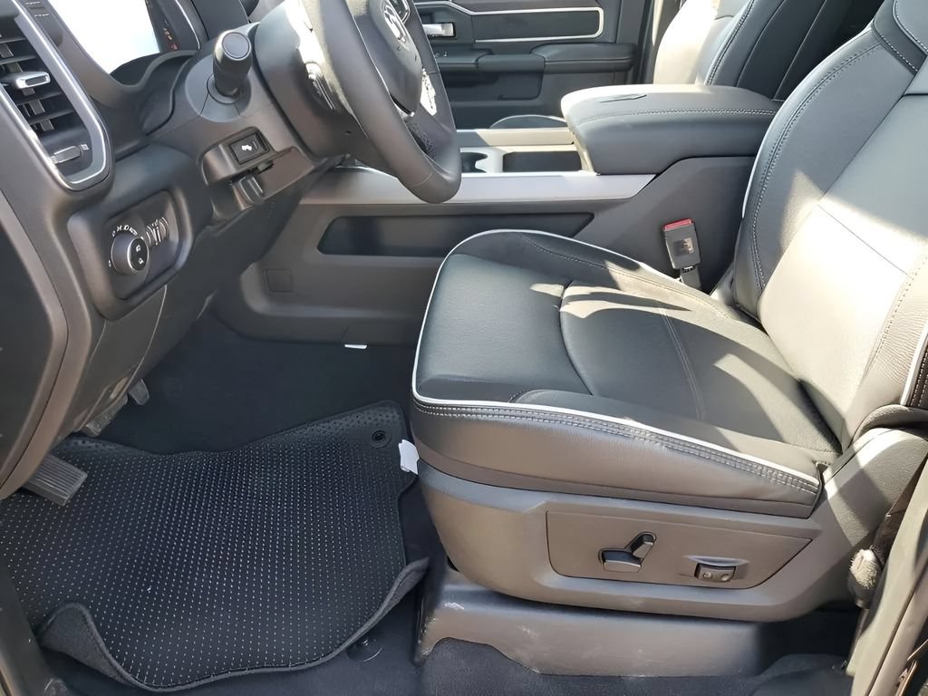 New 2025 RAM 2500 Laramie AWD/4WD image 88