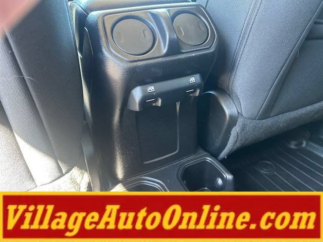 Used 2019 Jeep Wrangler Unlimited Sport w/ Technology Group AWD/4WD image 34