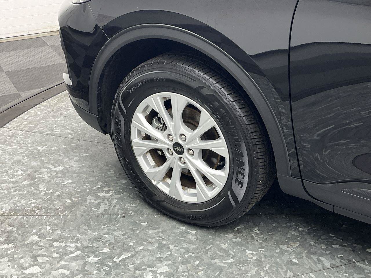 Certified 2025 Ford Escape Active AWD/4WD image 27