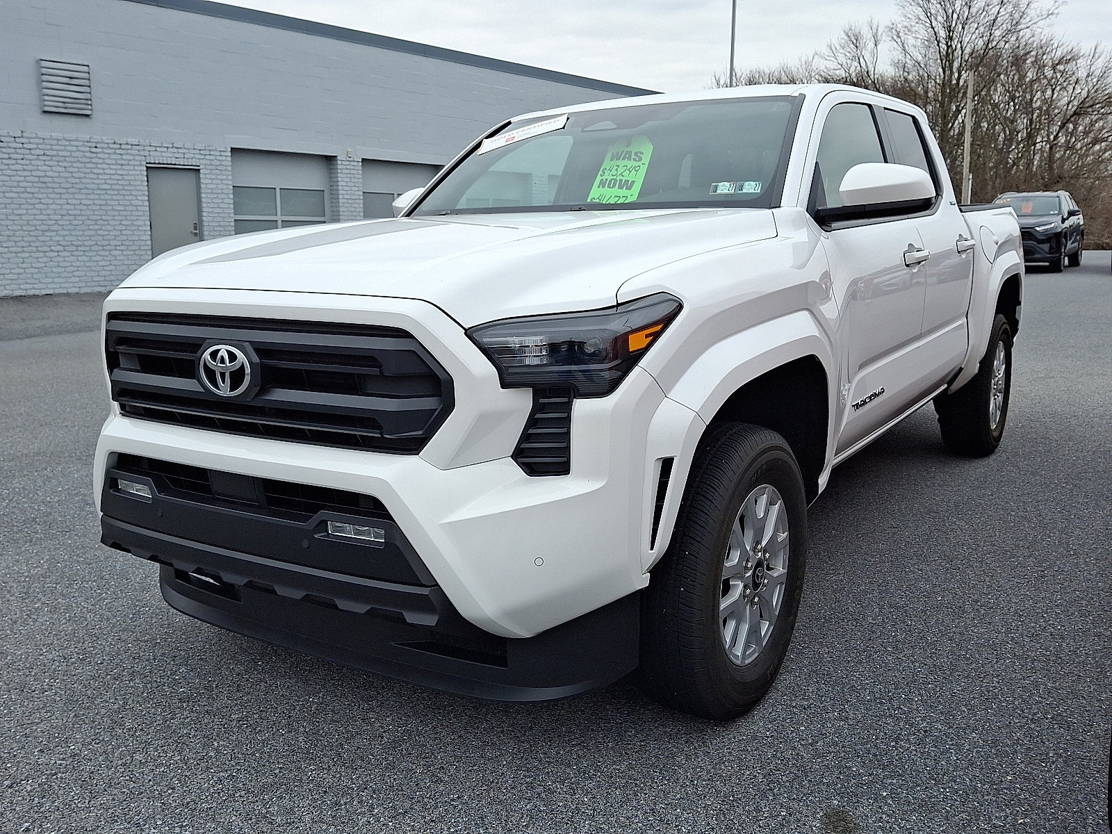 Certified 2024 Toyota Tacoma SR5 image 2