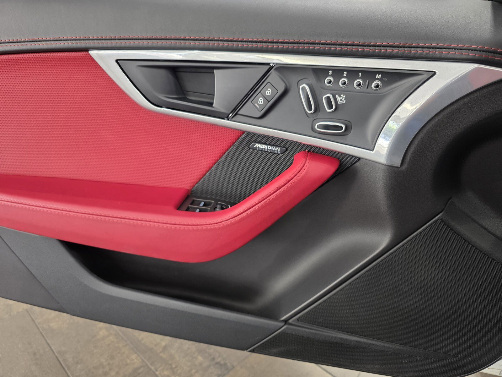 Used 2021 Jaguar F-TYPE Convertible image 18