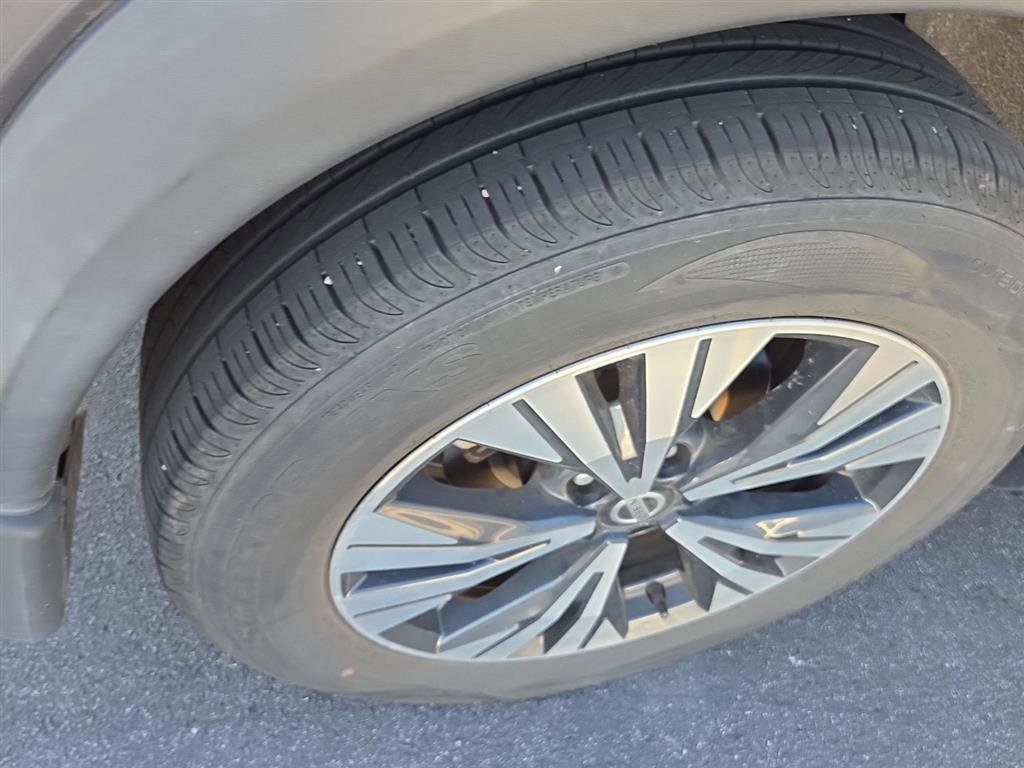 Certified 2021 Nissan Rogue SV w/ Premium Package FWD image 13