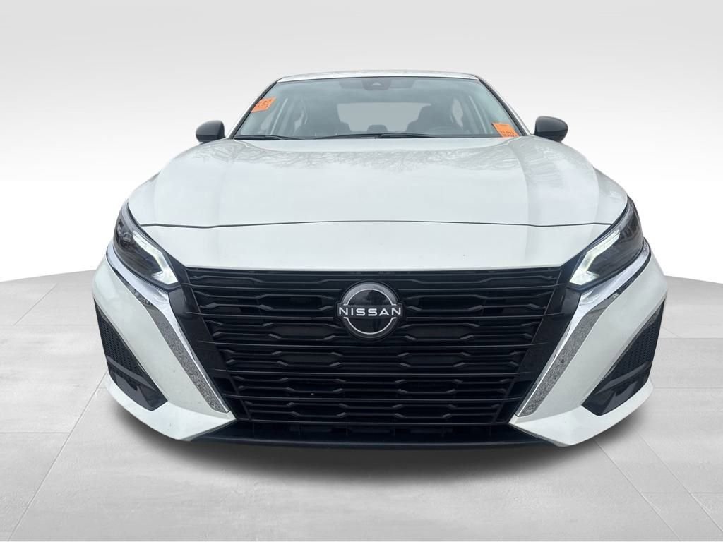 Used 2025 Nissan Altima 2.5 SV image 12