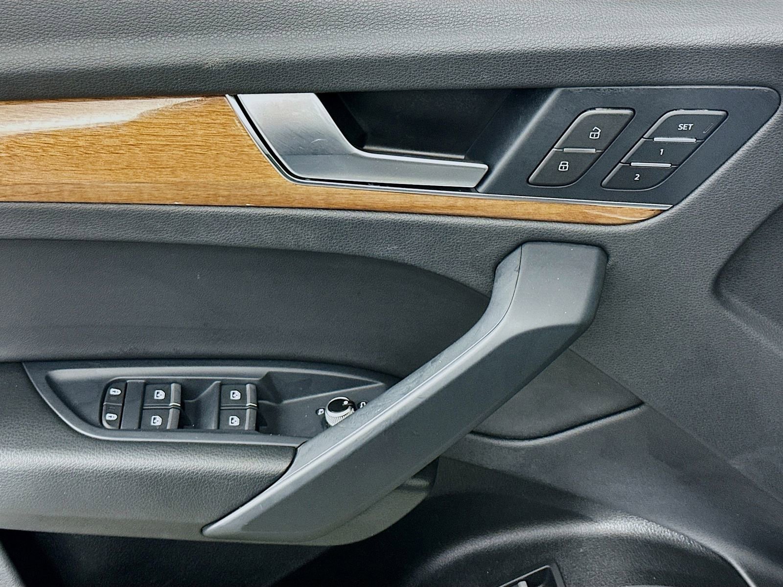 Used 2023 Audi Q5 2.0T Premium w/ Convenience Package image 19