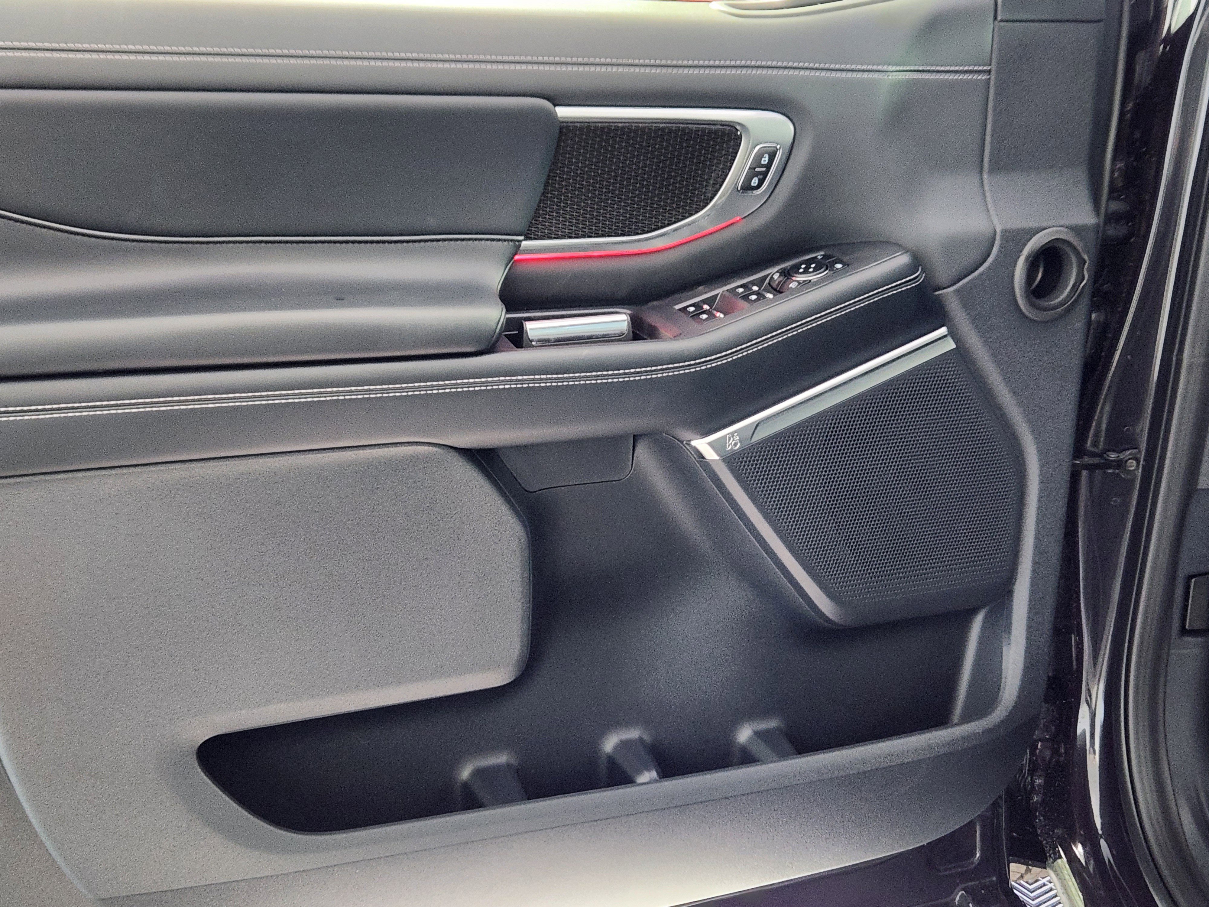 New 2025 Ford Expedition Platinum w/ Stealth Appearance Package image 17