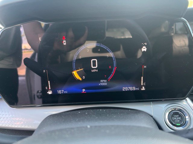 Used 2025 Chevrolet Trax LT FWD image 6