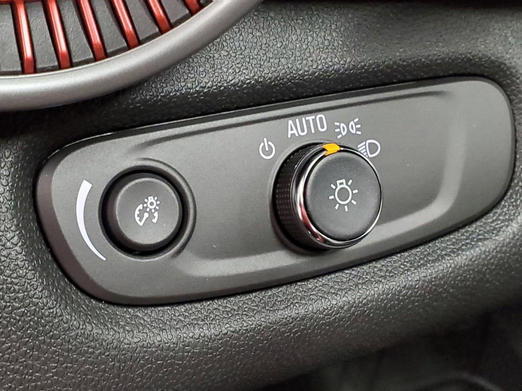 New 2026 Chevrolet Trax RS w/ Sunroof Package image 30