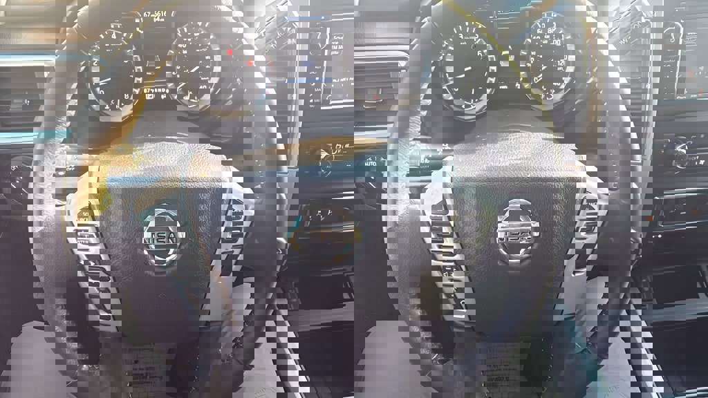 Used 2019 Nissan Titan PRO-4X w/ Pro-4x Convenience Package image 15