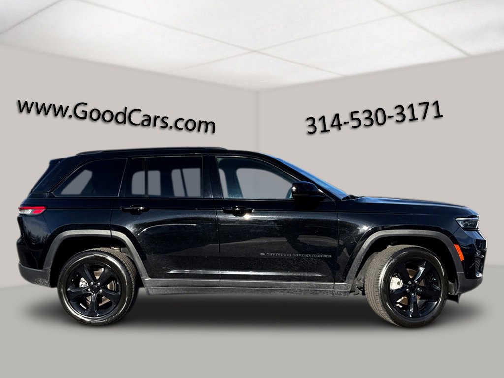 Certified 2023 Jeep Grand Cherokee Limited w/ Black Appearance Package image 3