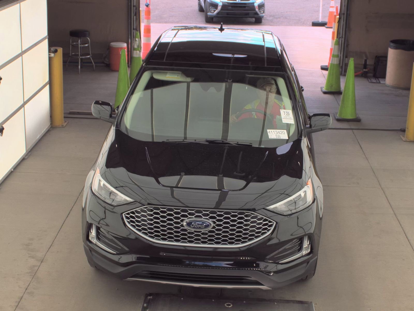 Used 2024 Ford Edge SEL w/ Convenience Package AWD/4WD image 2