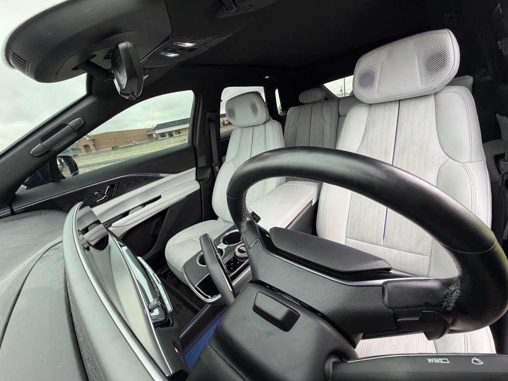 Certified 2024 Cadillac Lyriq Sport w/ LPO, Floor Liner Package AWD/4WD image 28