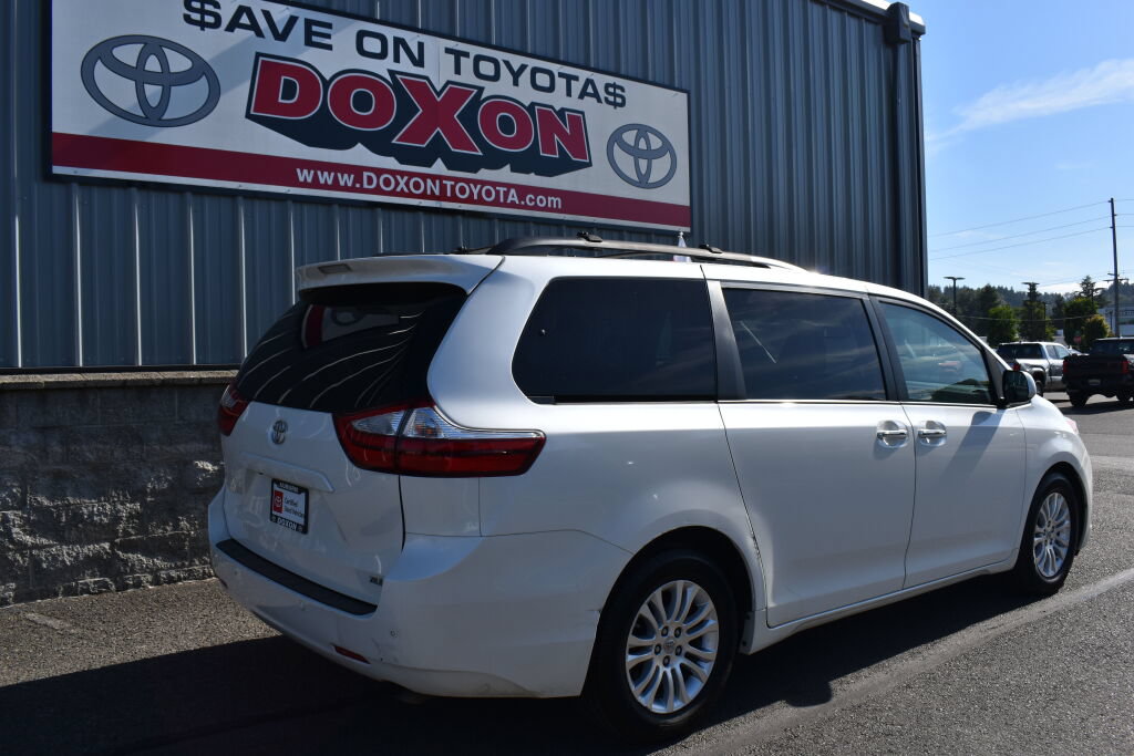 Certified 2016 Toyota Sienna XLE w/ XLE Navigation Package FWD image 5